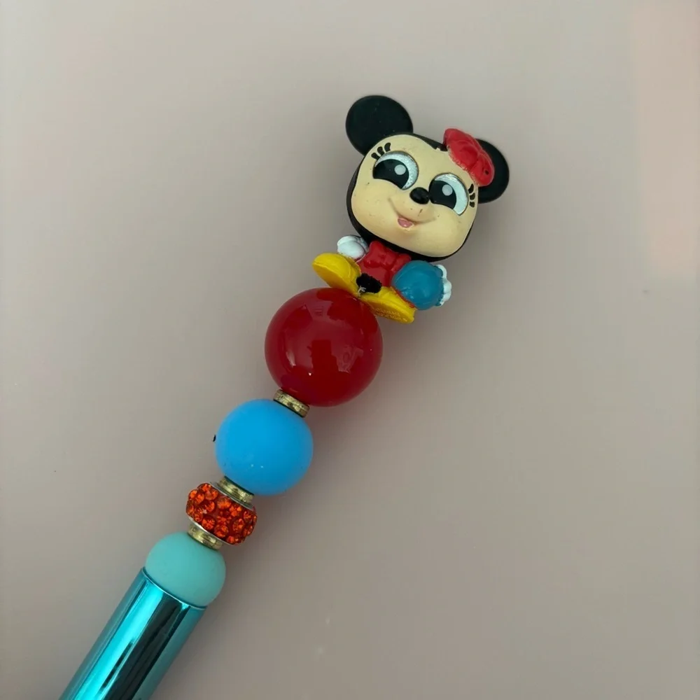 Disney Doorables: Mickey Mouse: Summer Minnie Mouse handmade beaded pen